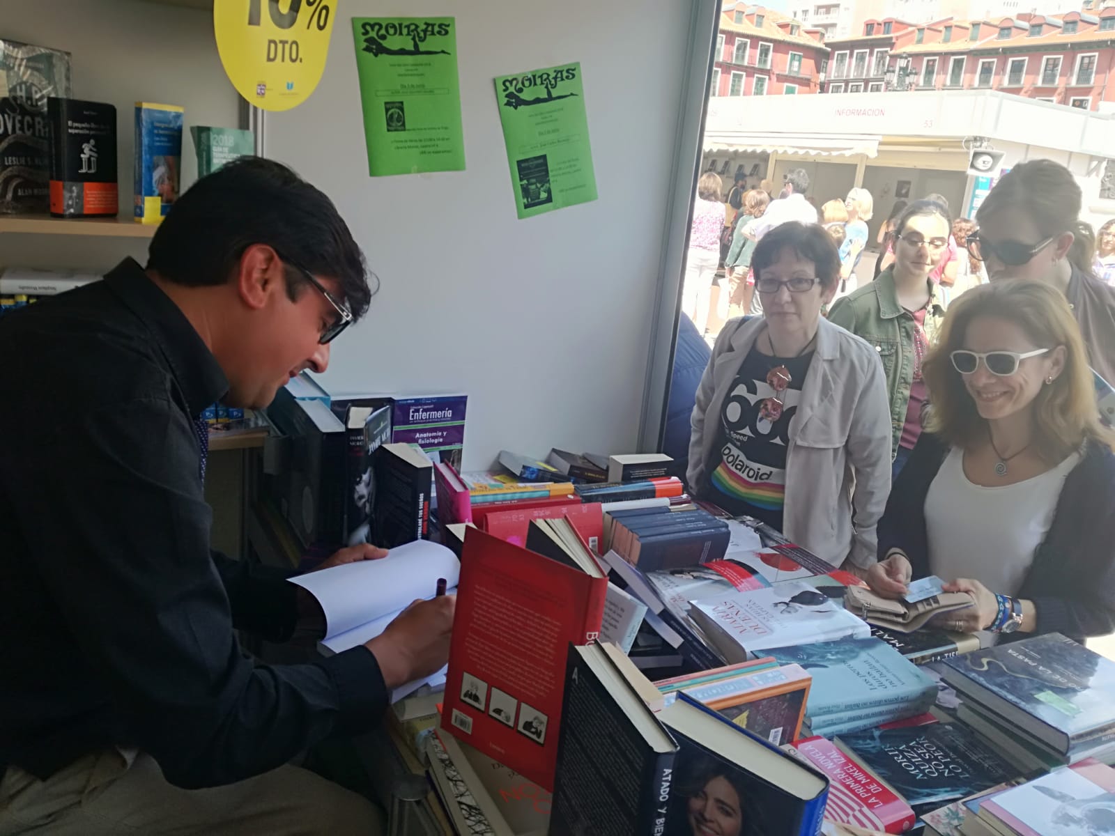 Wilde Encadenado. Firma de libros en la Feria del Libro